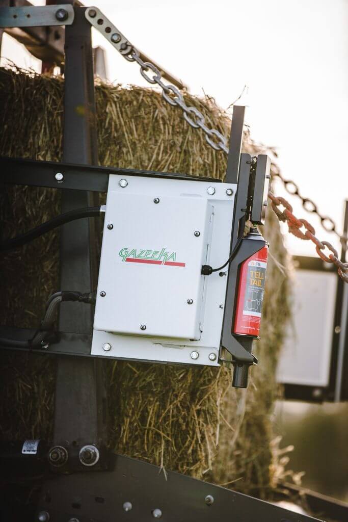 Gazeeka  Model 870 with mounting brackets for a Kuhn baler